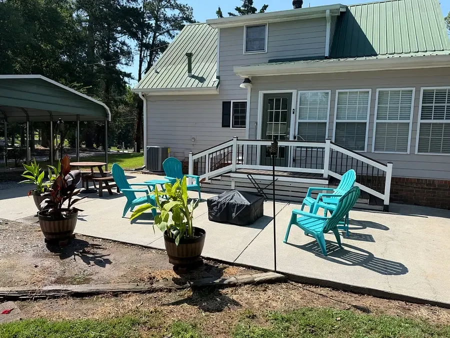 Furnished outdoor patio